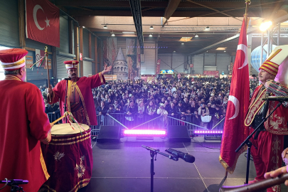 Bursa Mehter takımı Paris'i salladı