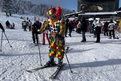 Bursa'nın zirvesinde palyaço hem kaydı hem eğlendirdi!