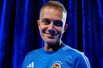 Beşiktaş'tan ayrılan Mert Günok'u Fenerbahçe resmen duyurdu!