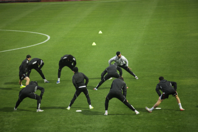 Beşiktaş, yoğun yağış ve rüzgar altında hazırlıklarına devam etti