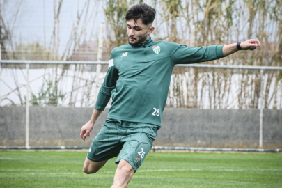 Bursaspor’da ilk idman! Salih Kavrazlı göz doldurdu…