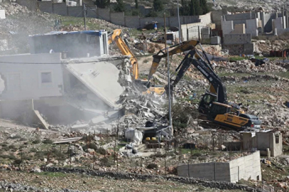 İsrail ordusu işgal altındaki Batı Şeria'da Filistinlilere ait iki evi yıktı