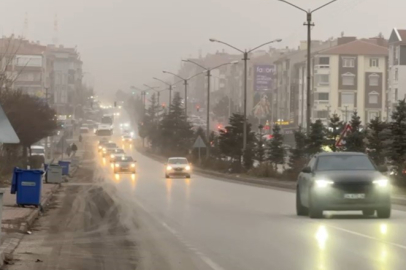 Konya'da kum fırtınası hayatı felç etti