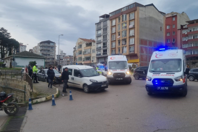Sinop'ta otomobil ile motosiklet çarpıştı