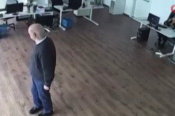 Bursa’da lodos dehşeti: Plazanın tavanı çöktü, facia kıl payı atlatıldı