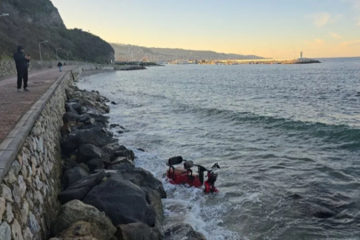 Bursa'da motosiklet denize uçtu