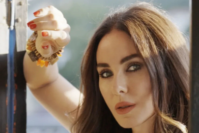 Defne Samyeli'den kafa karıştıran aşk açıklaması: Belki vardır