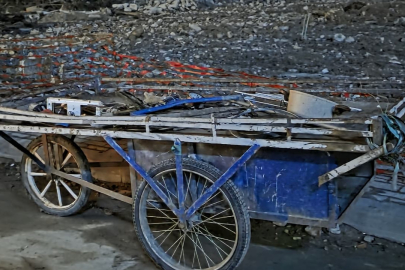 Bursa'da iş makinesinden akü çaldığı iddia edilen zanlı yakalandı