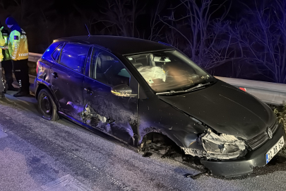 Edirne'de otomobilin bariyere çarpması sonucu 2 kişi yaralandı