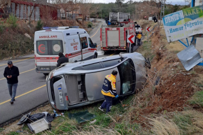 Osmaniye'de kontrolden çıkan otomobil devrildi