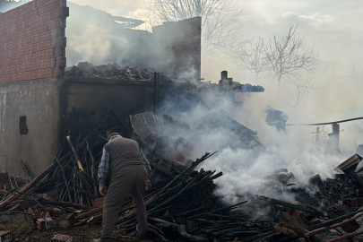 Tokat Erbaa'da ahırda çıkan yangın eve sıçradı
