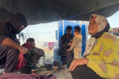 Görme engelli Filistinli anne-baba çocuklarının yardımıyla yaşamaya çalışıyor