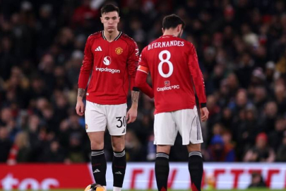 Manchester United 44 yıl sonra kupalardan elendi