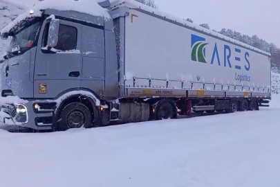 Ardahan'da 20 tır Posof Ilgar dağında mahsur kaldı