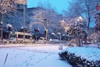 Bursa'da kar yağışı ulaşımda aksamalara sebep oldu!