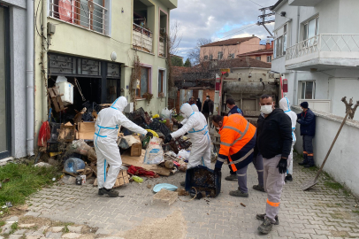 Bursa Görükle’de iki katlı çöp ev temizlendi