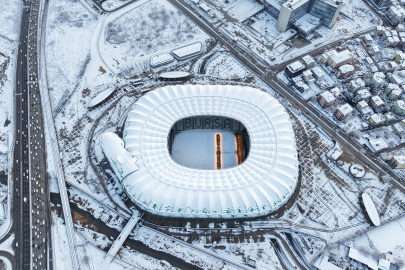 Bursaspor'un stadı karla kaplandı!