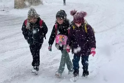 Gözler Bursa Valiliği'nde: Bursa'da bugün okullar tatil mi? 13 Ocak Salı Bursa kar tatili...