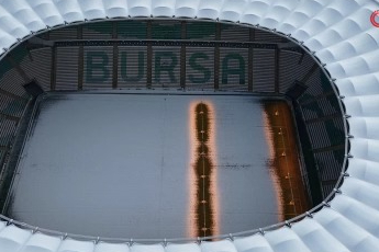 Bursaspor'un stadı karla kaplandı!