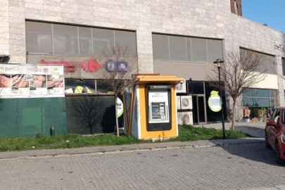 Yer: İzmir! Banka aracında görevli 2 personeli etkisiz hale getirip 30 milyon lirayı çaldılar