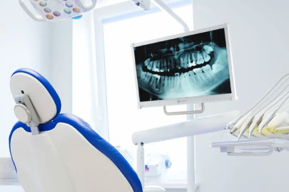 AYM'den karar: Diş hekimlerinin disiplin cezalarını düzenleyen madde iptal edildi