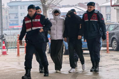 Bursa'da 250 metrelik internet kablolarını çalan 2 şüpheli tutuklandı