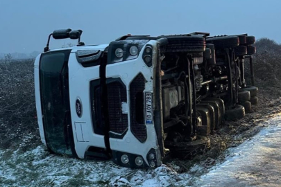 Bursa'da karlı hava kaza getirdi! Bir anda devrilince...