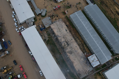 Sakarya'da kentin dört bir yanından görülen şehir hastanesi yangını kontrol altına alındı