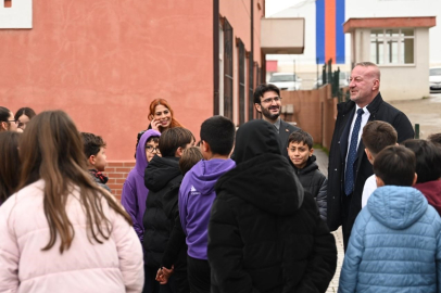 Bursa'da Başkan Karabatı'dan eğitime tam destek