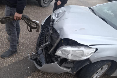 Bursa'da çöp kamyonuyla arkadan gelen otomobilin arasına sıkışan işçi hayatını kaybetti