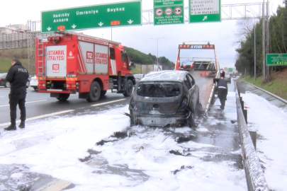 Beşiktaş TEM Otoyolu'nda otomobil alev alev yandı