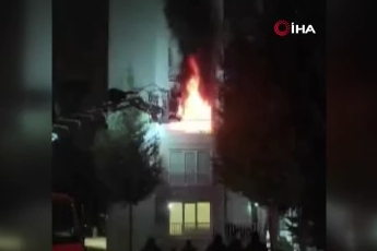 Bursa İnegöl'de ev yangını: 1'i çocuk 3 kişi dumandan etkilendi