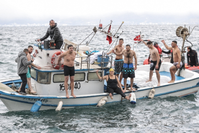 Bursa'nın Mudanya ilçesinde denizden haç çıkarma töreni yapıldı