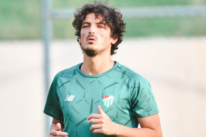 Bursaspor'un emektarı yeni takımına imza attı!