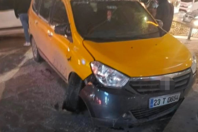 Elazığ’da alkollü şahıs çaldığı araçla kaza yaptı