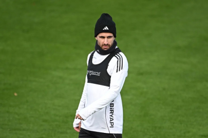 Serdal Adalı'dan büyük rest