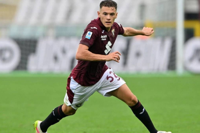 Beşiktaş'a Arnavut orta saha