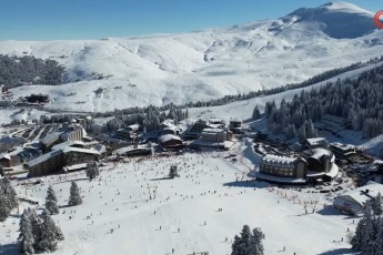 Beyaz örtüsüyle kaplanan Uludağ manzarası mest etti