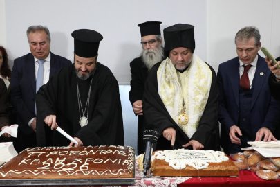 Bursa'daki Hristiyan topluluğu denizden haç çıkardı
