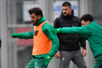 Bursaspor ara vermedi!