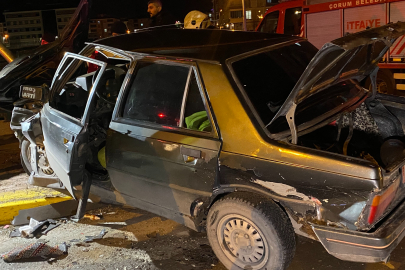 Çorum’da iki otomobil çarpıştı: 4 yaralı