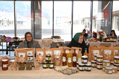 Girişimci kadınların el emeği Bursa Osmangazi Meydanı’nda buluştu