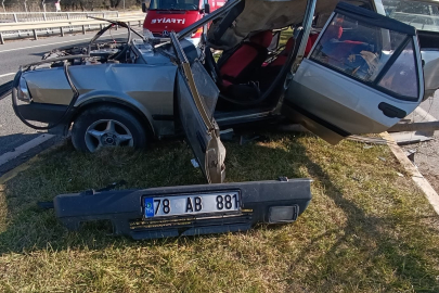 Balıkesir'de çöp kamyonuna çarpan otomobildeki 1 kişi öldü, 2 kişi yaralandı