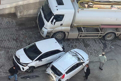 Batman'da freni boşalan akaryakıt tankerinin 8 aracı hurdaya çevirdiği anlar güvenlik kamerasında