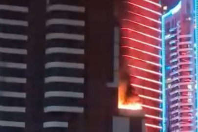 İzmir’de lüks yapıda yangın korkuttu