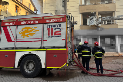 Kocaeli'de apartmanın 2. katı alev alev yandı: 5 kişi dumandan etkilendi