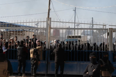 ABD Suriye'deki DEAŞ'lıların ne olacağını açıkladı: 7 bin kişi Irak'a götürülecek