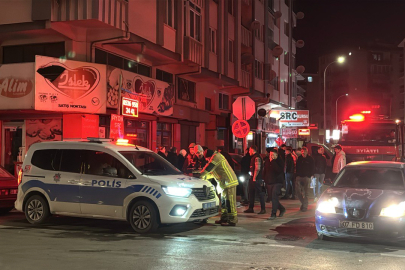 Afyonkarahisar'da apartman dairesinde çıkan yangında 5 kişi dumandan etkilendi