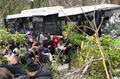 Kocaeli'de yolcu otobüsü şarampole yuvarlandı