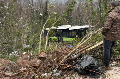 Kocaeli'de yolcu otobüsü şarampole yuvarlandı, çok sayıda yaralı var